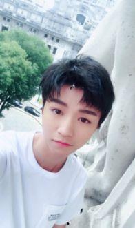 娱乐圈吃瓜王俊凯是谁啊,揭秘王俊凯疑似恋情传闻背后的真相