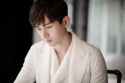 成毅吃瓜娱乐直播视频,娱乐圈幕后趣事与成长历程