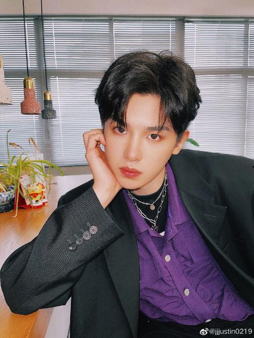 娱乐吃瓜黄明昊是谁啊,揭秘黄明昊的星途与争议