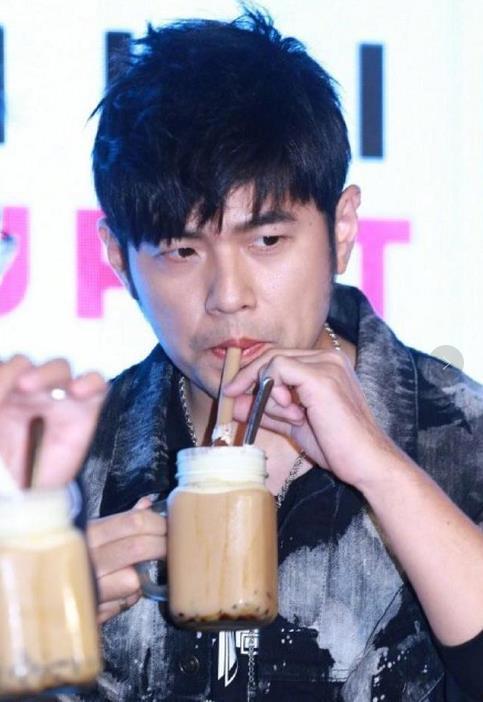 吃瓜娱乐圈周杰伦是谁的粉丝,华语乐坛天王的多面粉丝情结