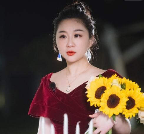 娱乐吃瓜小阿酱微博